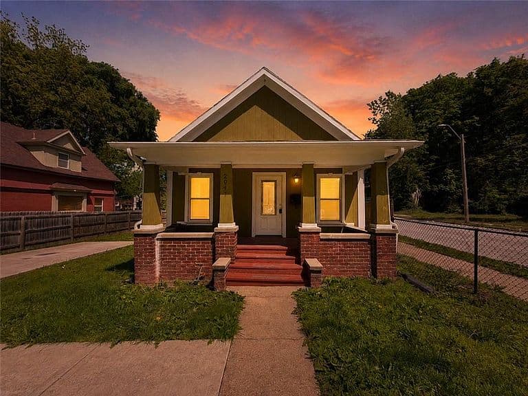 Listing photo 2