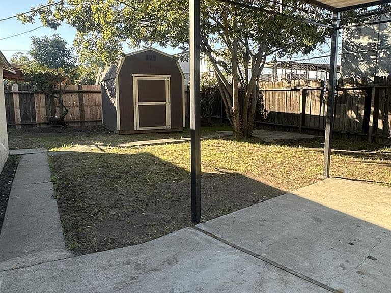 Listing photo 4
