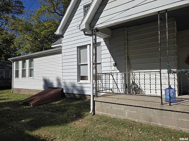 Listing photo 3