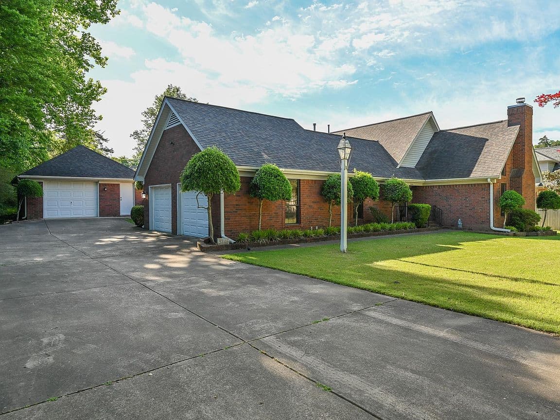 Primary listing photo