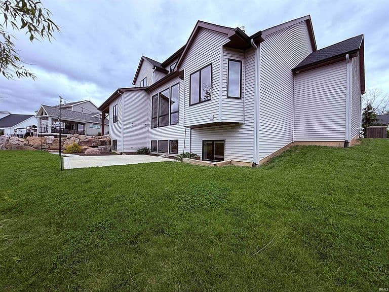 Listing photo 4