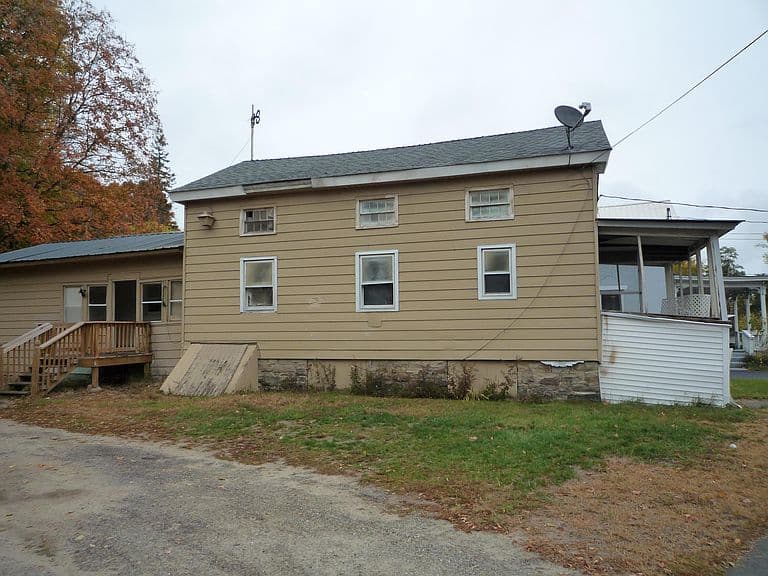 Listing photo 2