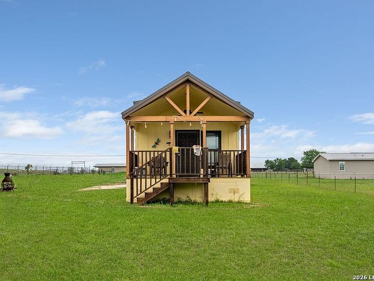 Listing photo 3