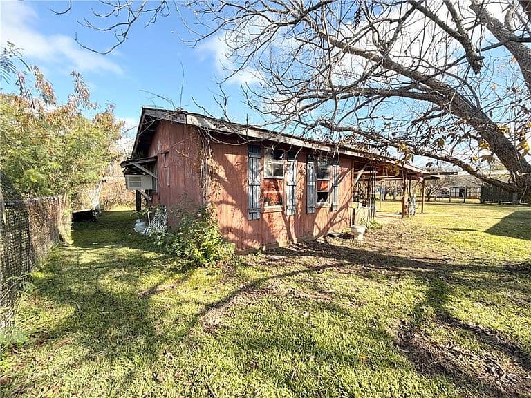 Listing photo 5