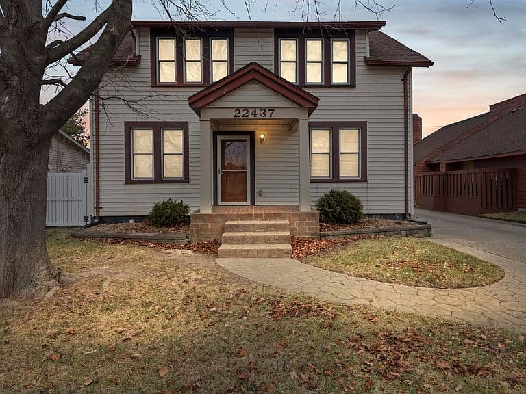 Listing photo 2
