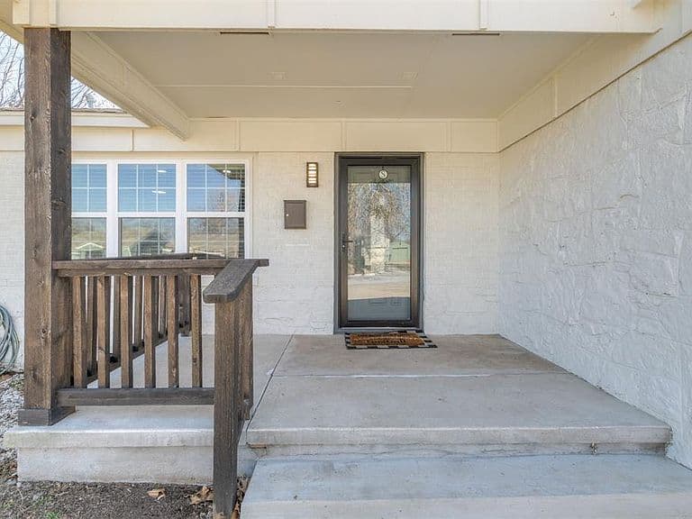 Listing photo 4