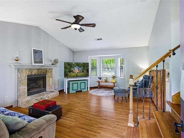 Listing photo 4
