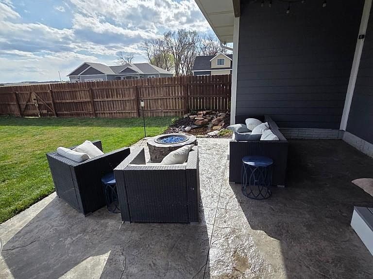 Listing photo 3