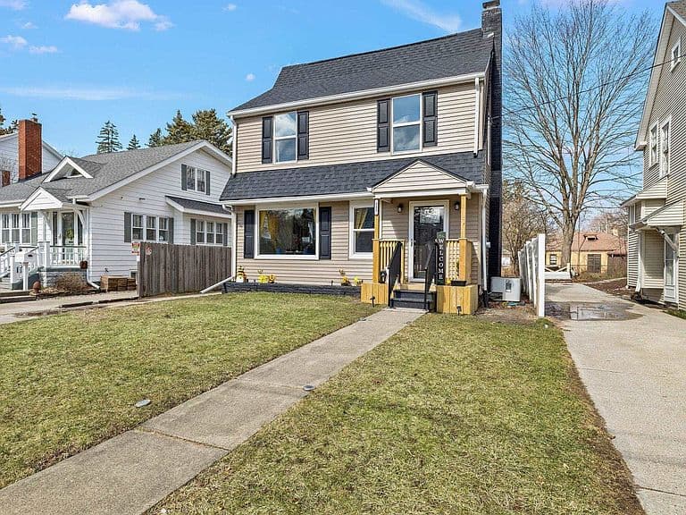 Listing photo 3