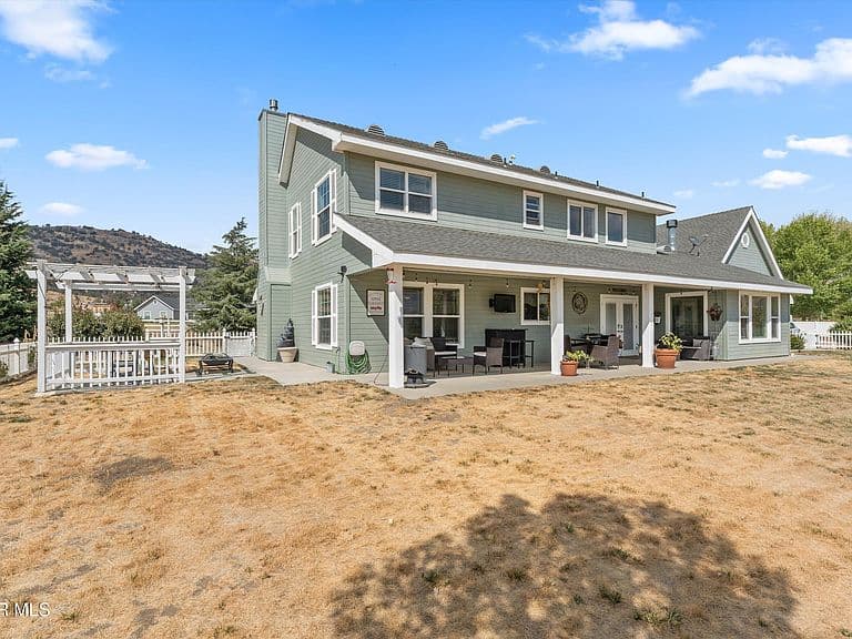 Listing photo 4