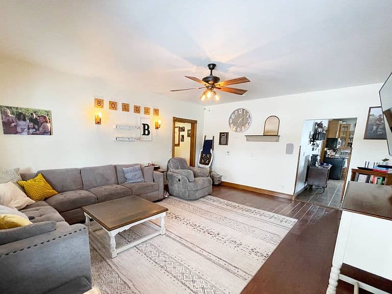 Listing photo 4