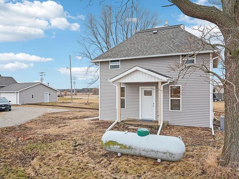 Listing photo 5