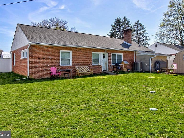 Listing photo 5