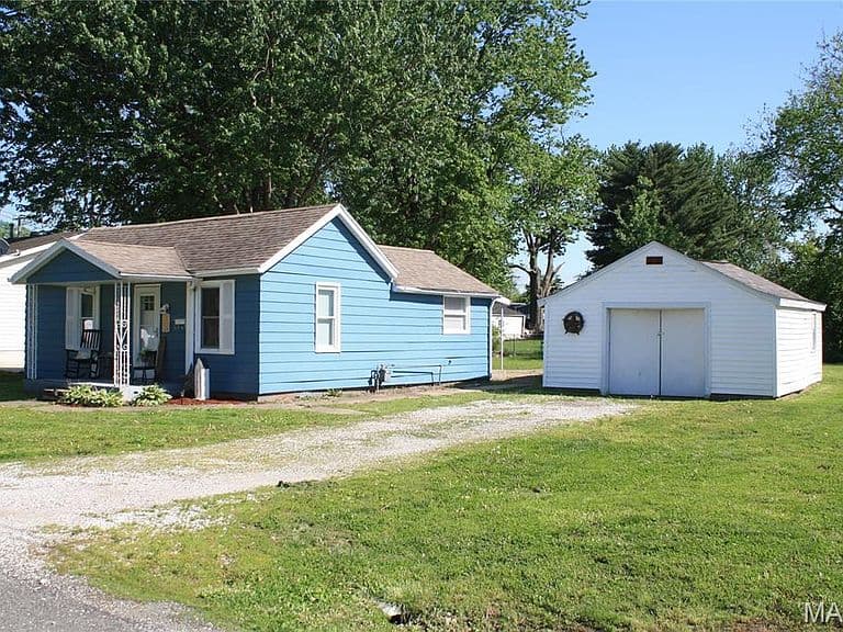 Listing photo 2