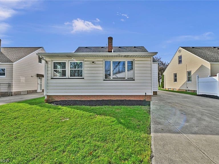 Listing photo 5