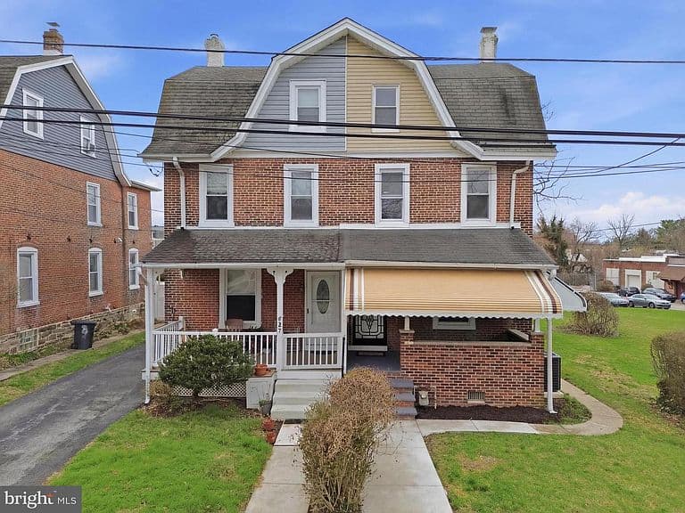 Listing photo 3