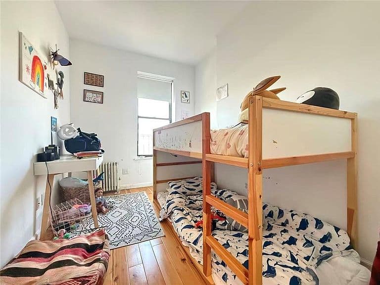 Listing photo 5