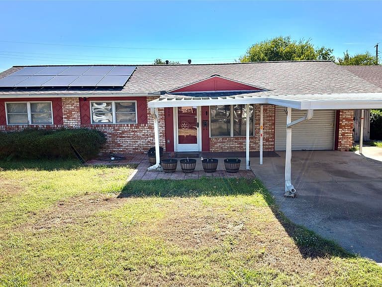 Listing photo 2
