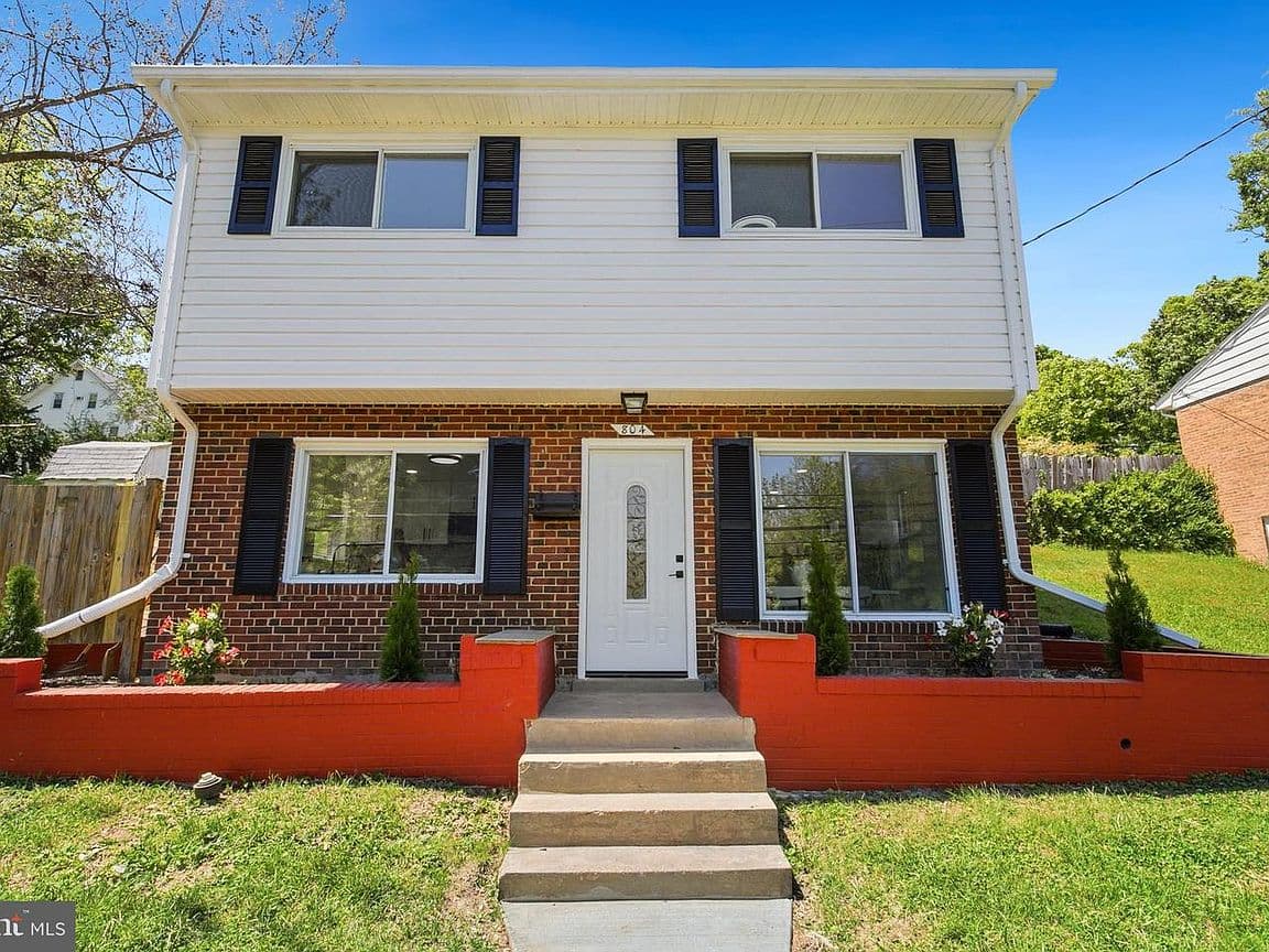 Primary listing photo