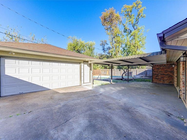 Listing photo 4