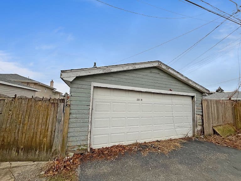 Listing photo 5