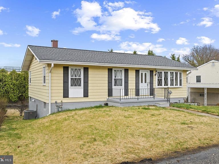 Listing photo 2