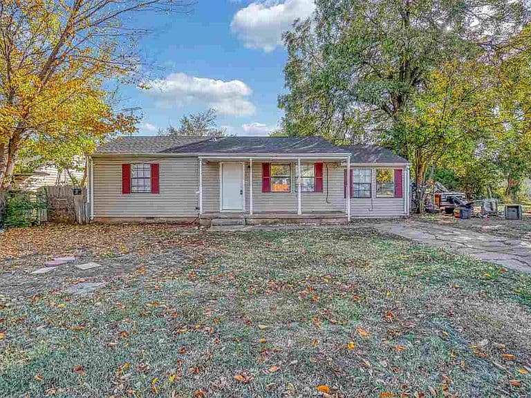 Listing photo 2