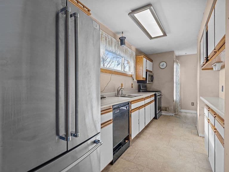 Listing photo 5