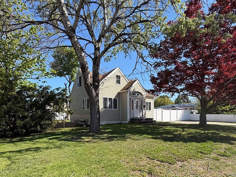 Listing photo 3