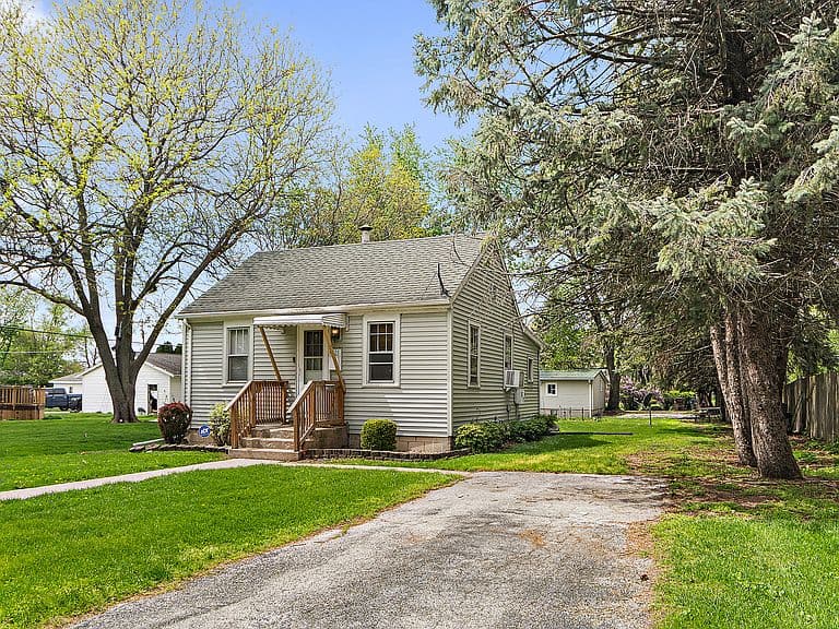Listing photo 3
