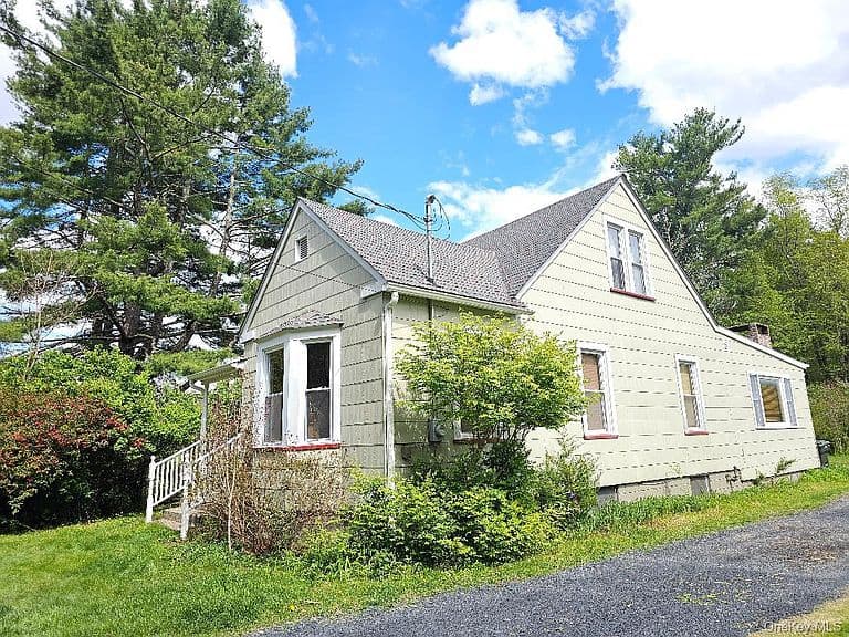Listing photo 5