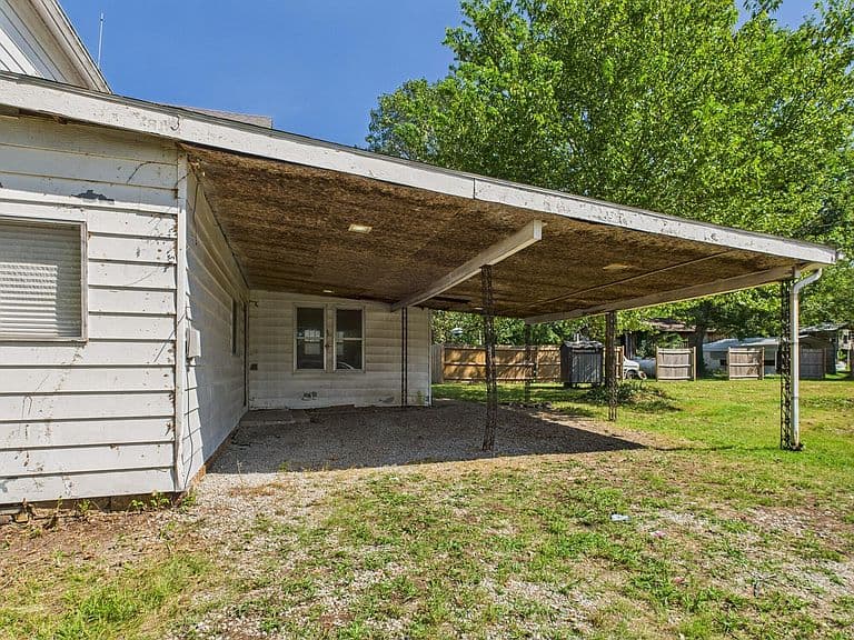Listing photo 5