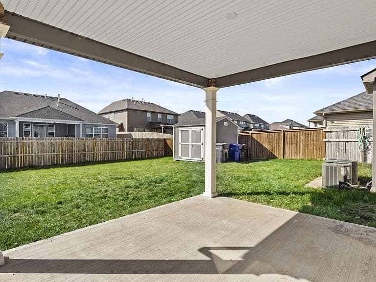 Listing photo 5