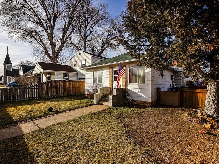 Listing photo 2