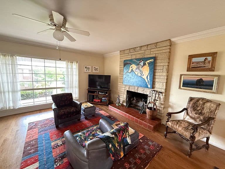 Listing photo 4