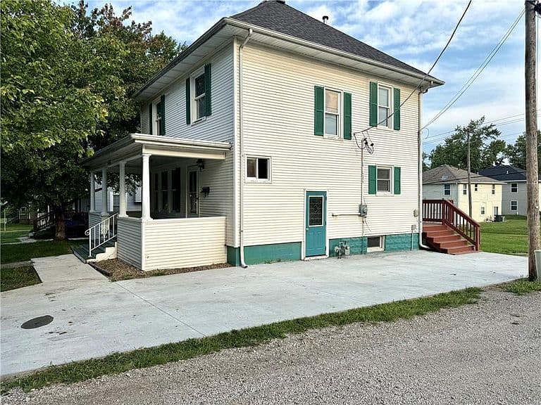 Listing photo 2
