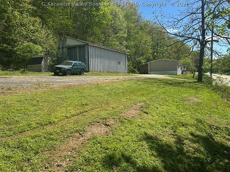 Listing photo 5