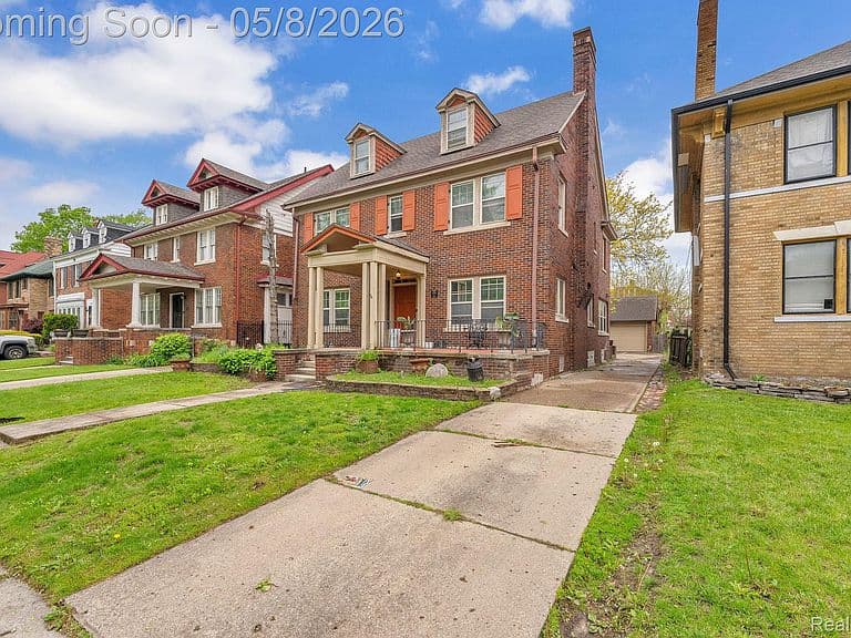 Listing photo 5