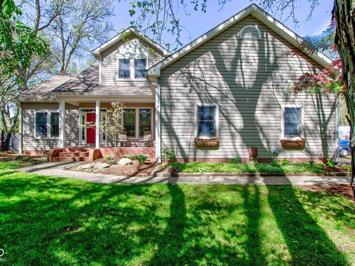 Primary listing photo