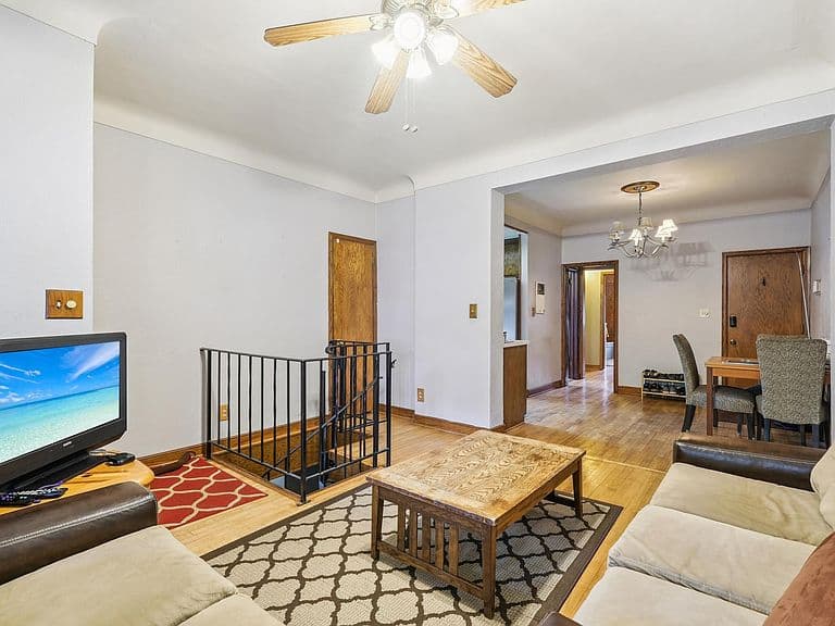 Listing photo 5