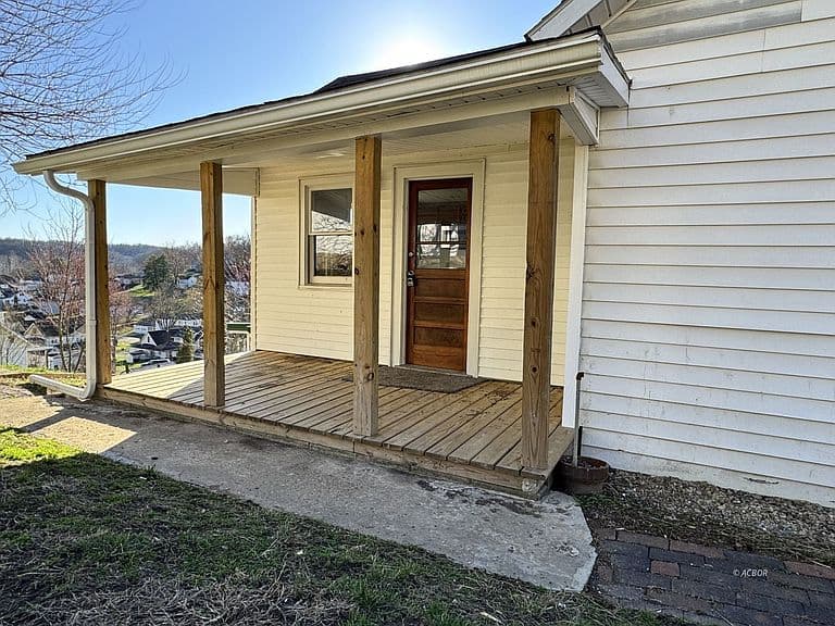 Listing photo 4