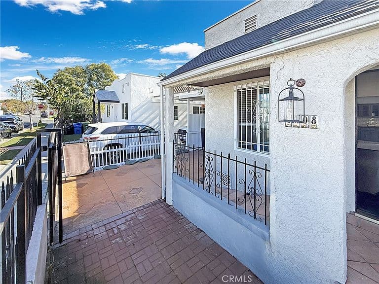 Listing photo 4