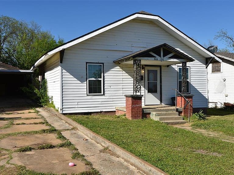 Listing photo 3