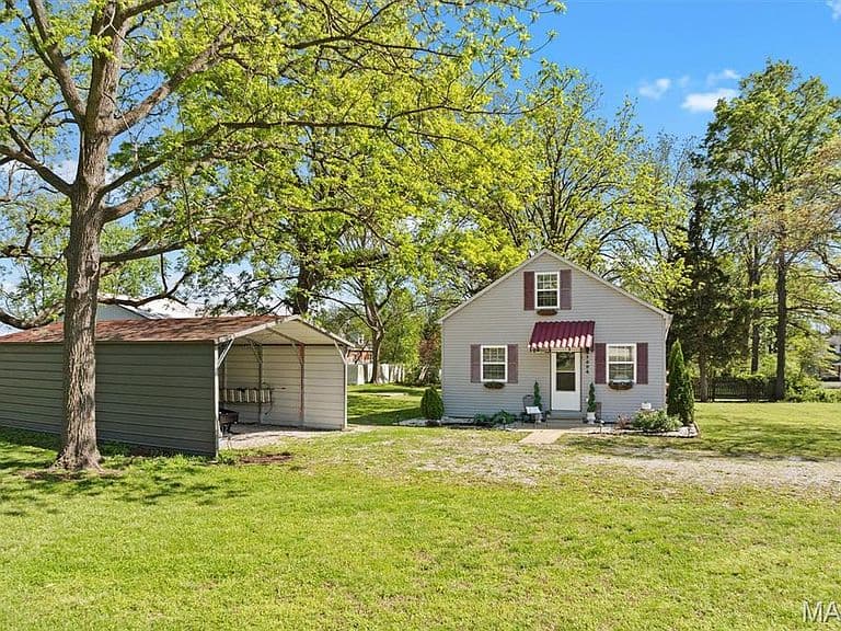 Listing photo 3