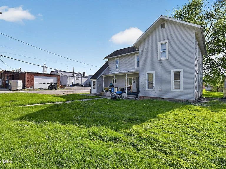 Listing photo 5