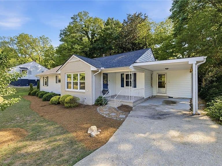 Listing photo 3