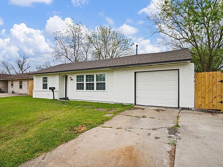 Listing photo 5
