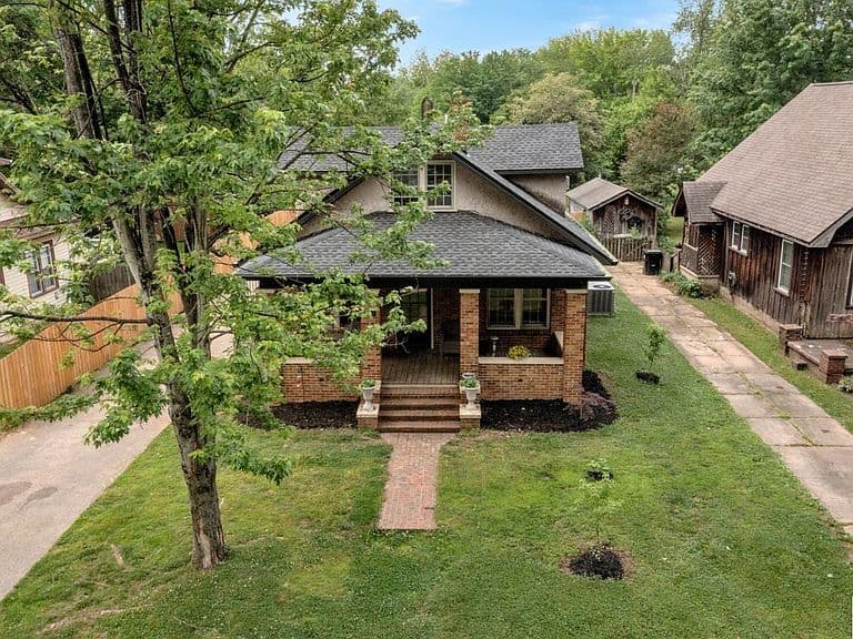 Listing photo 3