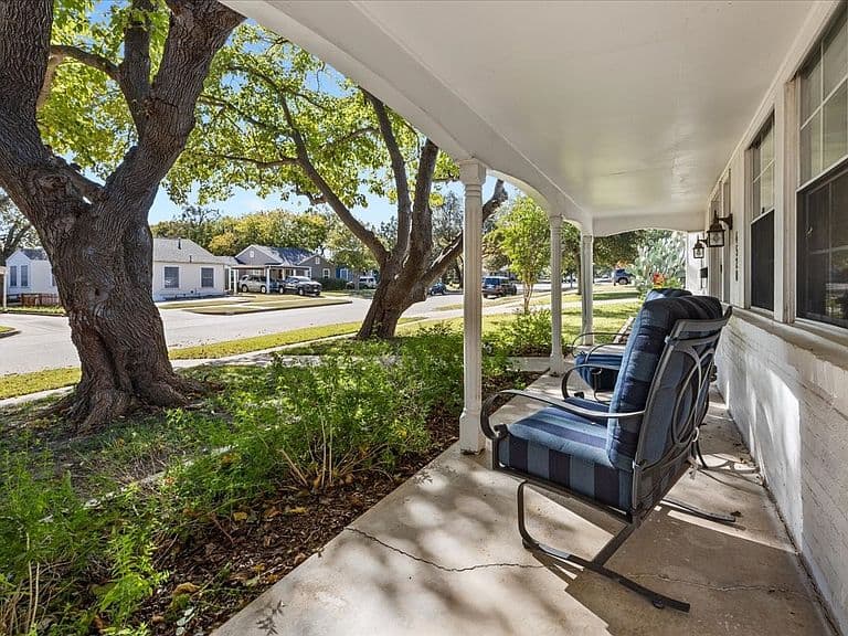 Listing photo 4