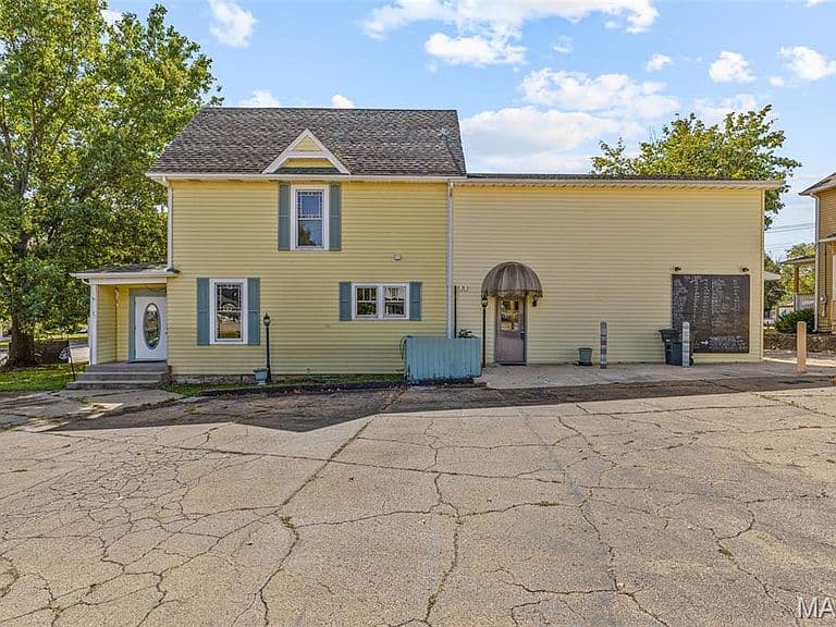 Listing photo 4